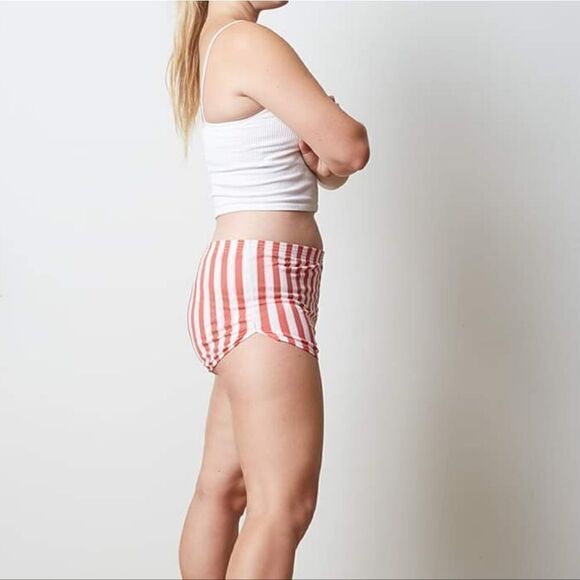 80s RARE Red White Candy Stripe Dolphin Shorts M - Picture 2 of 7